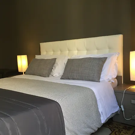 Ottomood Ala Ovest Centro Panzió 4*