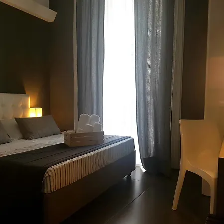 Ottomood Ala Ovest Centro Bed & Breakfast 3*