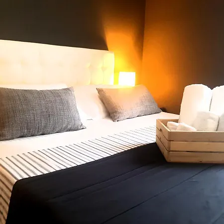 Ottomood Ala Ovest Centro Bed & Breakfast 3*