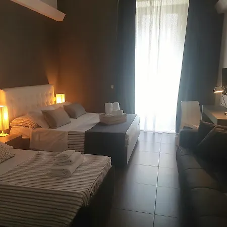 Ottomood Ala Ovest Centro Bed & Breakfast 3*