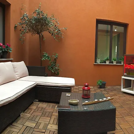 Ottomood Ala Ovest Centro Bed & Breakfast