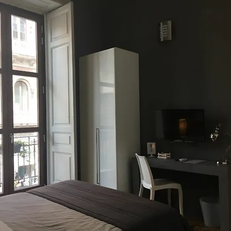 Ottomood Ala Ovest Centro Bed & Breakfast