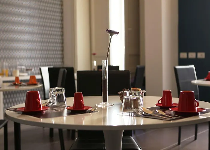 فندق مبيت وإفطار Ottomood Ala Ovest Centro 4*