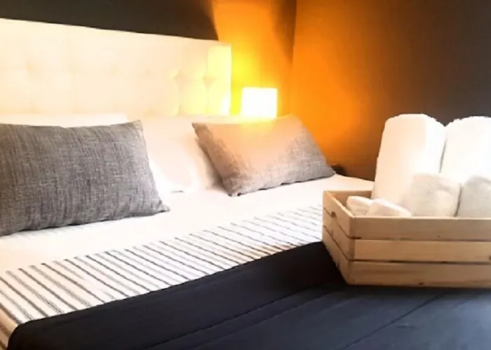 فندق مبيت وإفطار Ottomood Ala Ovest Centro