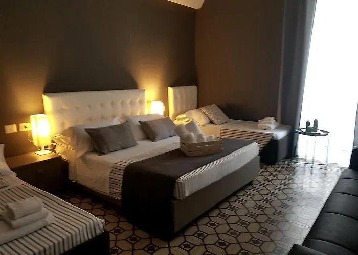 فندق مبيت وإفطار Ottomood Ala Ovest Centro 4*